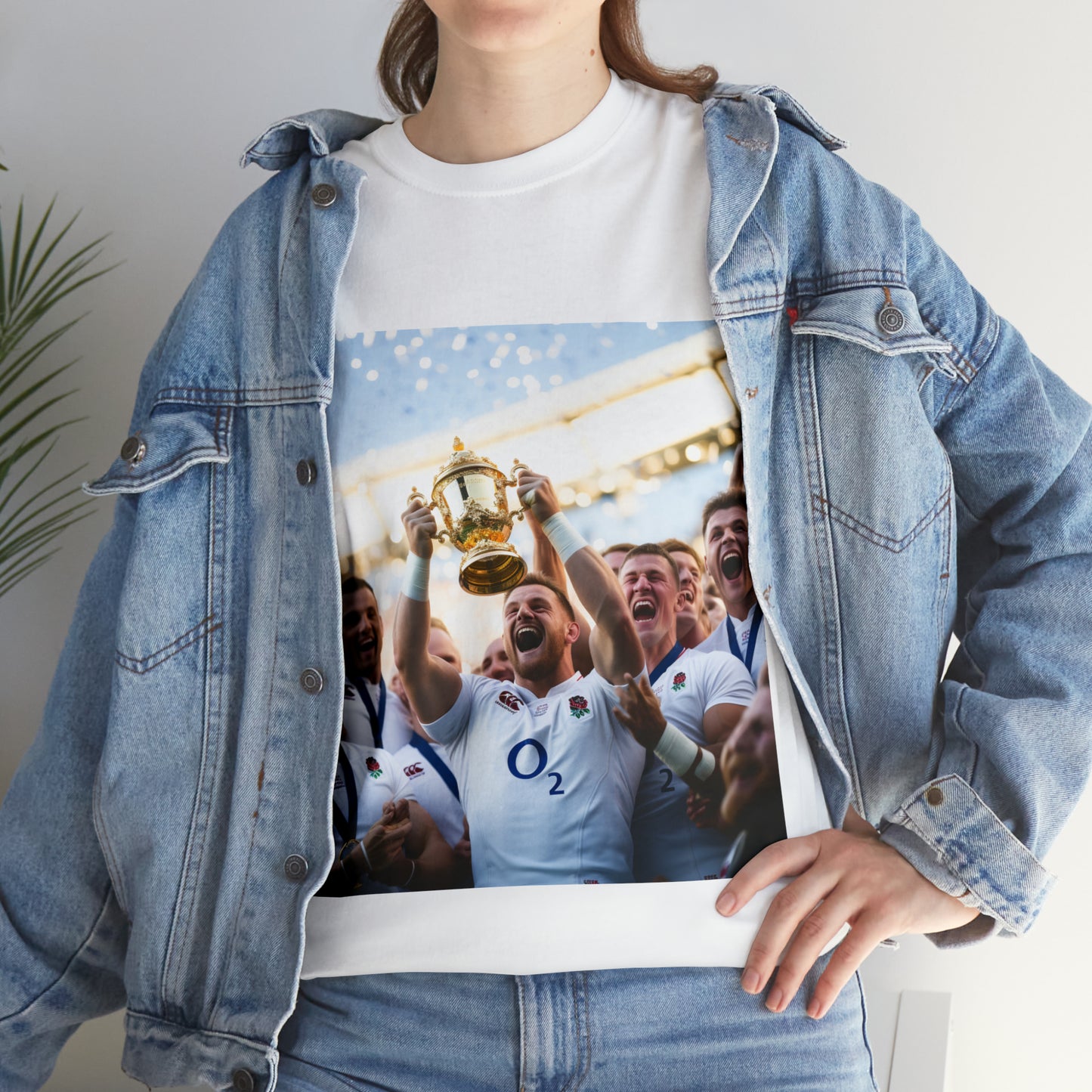 England lifting Web Ellis Cup - light shirts
