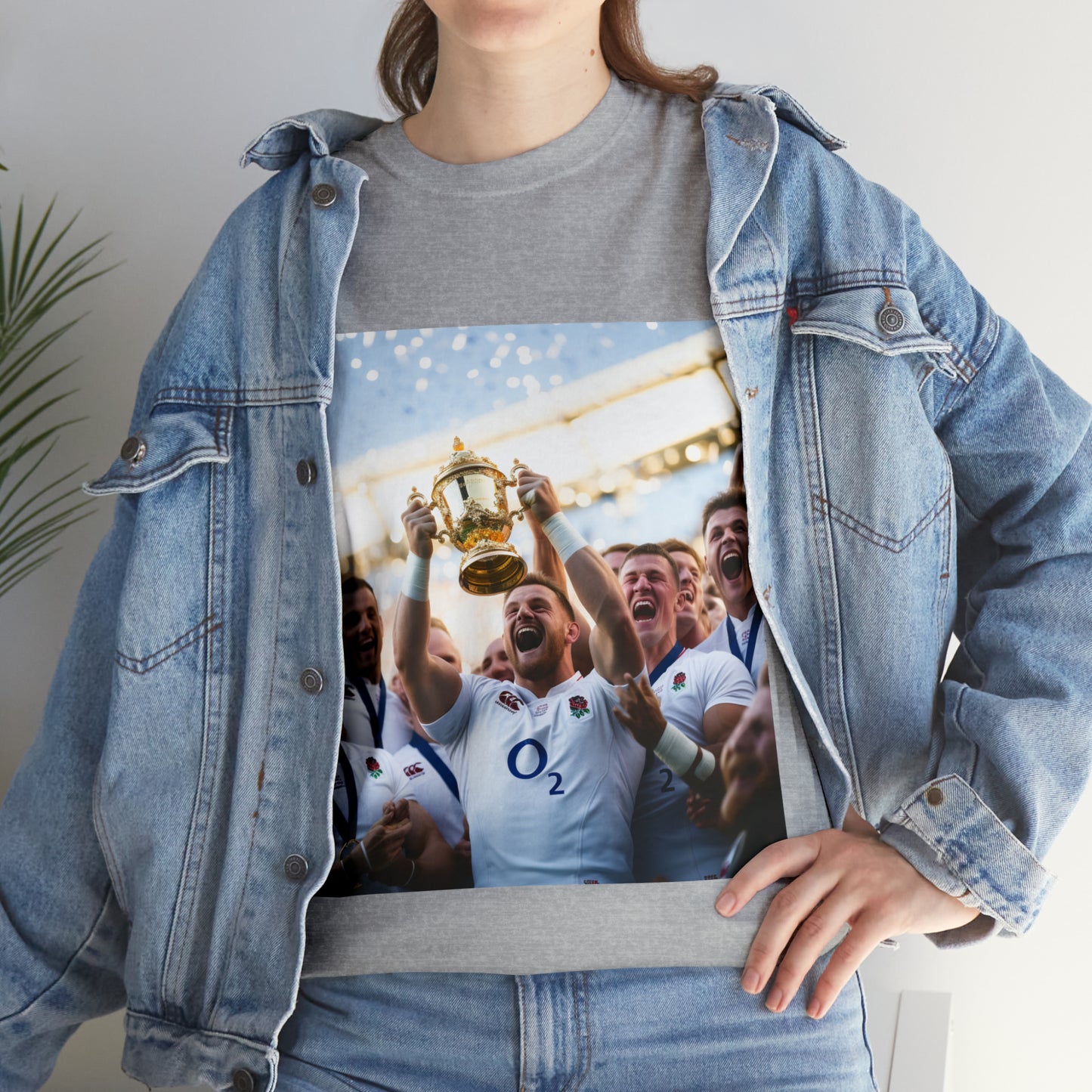 England lifting Web Ellis Cup - light shirts