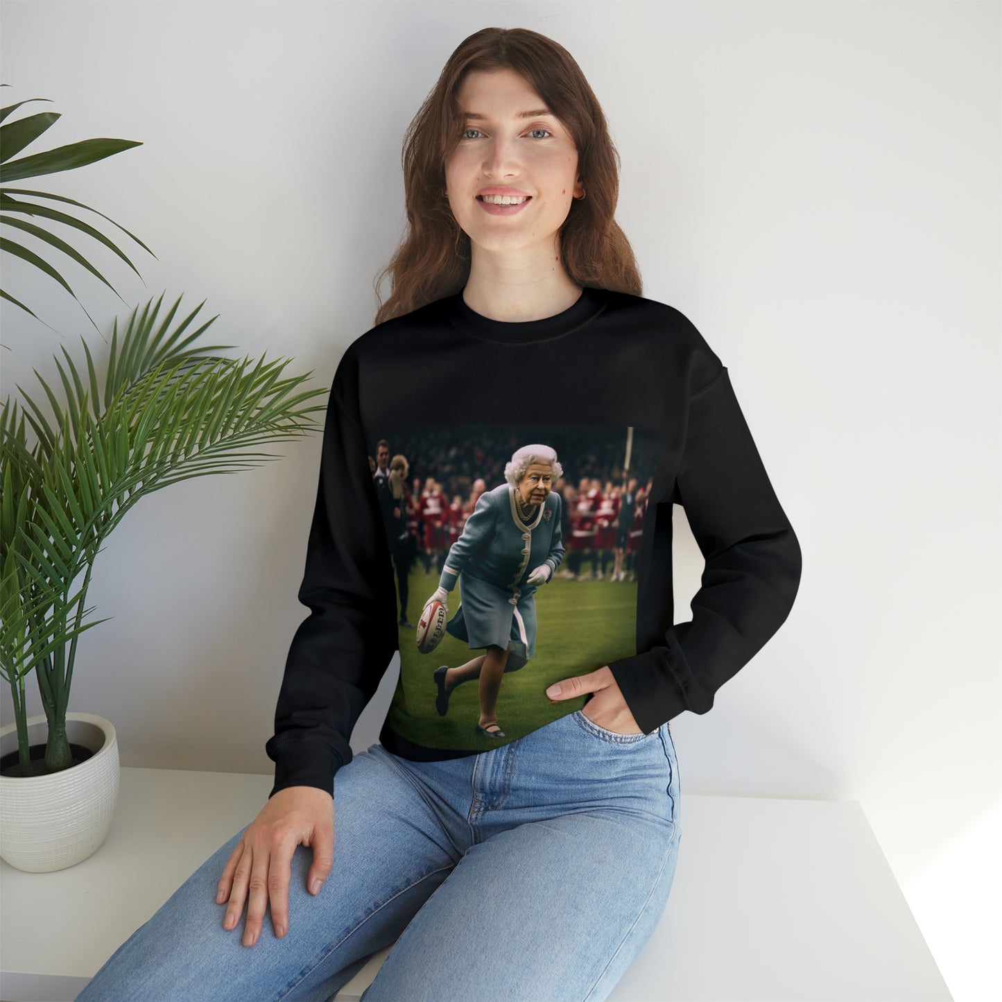 The Queen - black sweatshirt